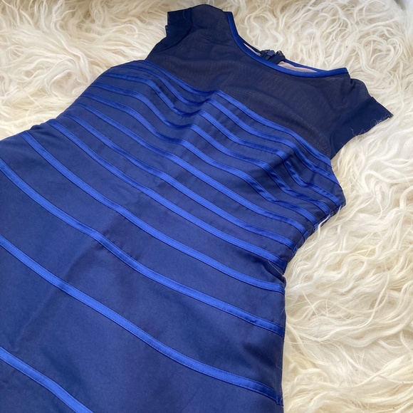 HALSTON Heritage Cap Sleeve Scoop-Neck Satin Dress - Picture 4 of 8